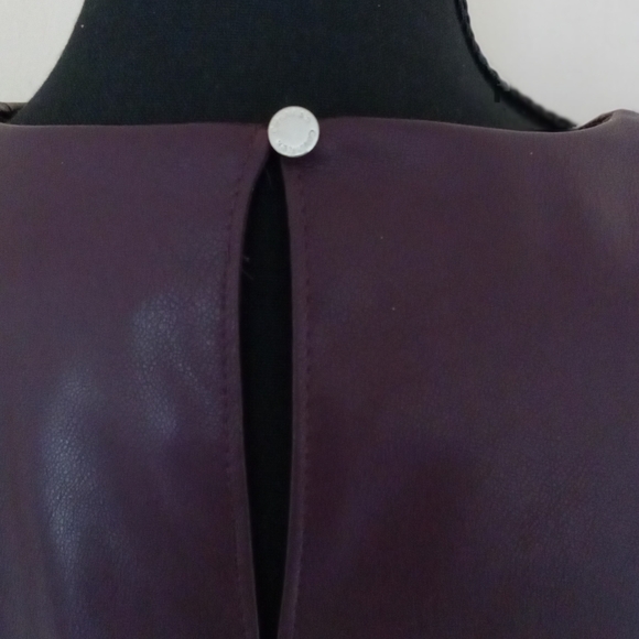 NWT! Calvin Klein Faux Leather Aubergine Padded Shoulder Top SZ L. - Picture 4 of 11